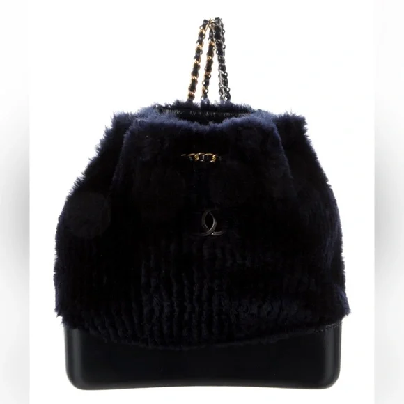 Chanel Gabrielle Shearling Mini Backpack in Blue / Navy Chanel Shearling Small Gabrielle Backpack Navy 733952  main image 2